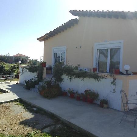 Studios Στουσ Πυργουσ Θερμησ Mytilíni Extérieur photo