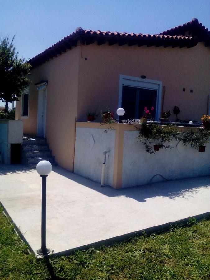 Studios Στουσ Πυργουσ Θερμησ Mytilíni Extérieur photo
