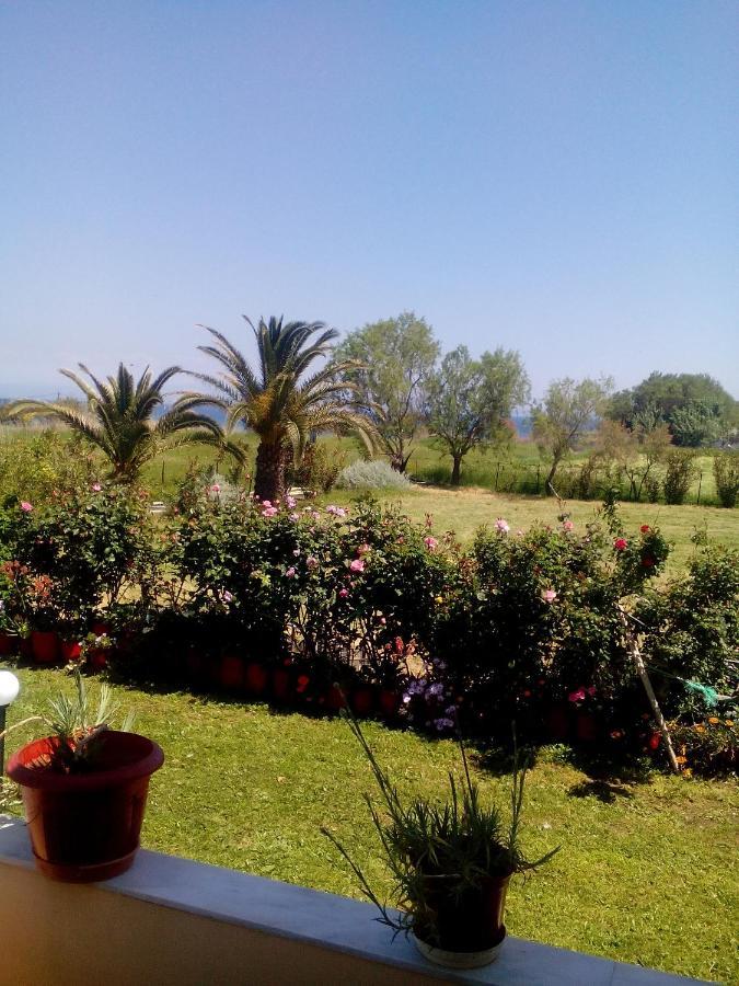 Studios Στουσ Πυργουσ Θερμησ Mytilíni Extérieur photo