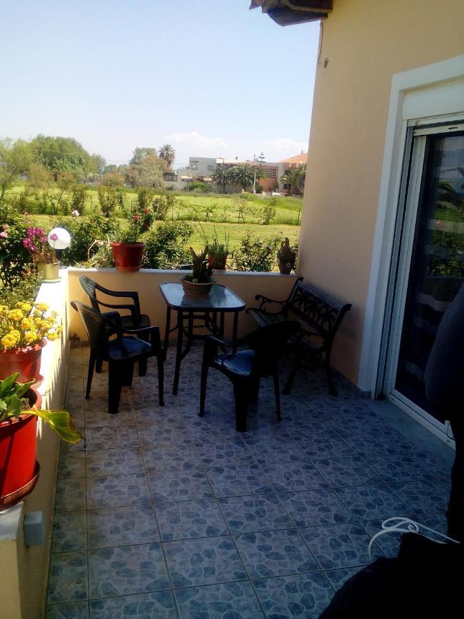 Studios Στουσ Πυργουσ Θερμησ Mytilíni Extérieur photo