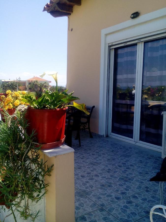 Studios Στουσ Πυργουσ Θερμησ Mytilíni Extérieur photo
