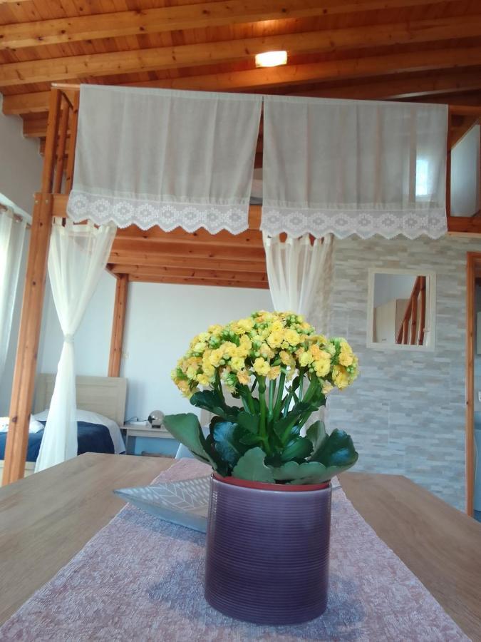 Studios Στουσ Πυργουσ Θερμησ Mytilíni Extérieur photo
