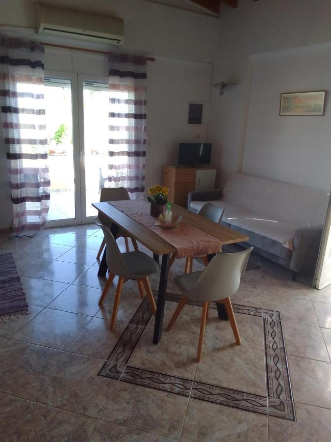 Studios Στουσ Πυργουσ Θερμησ Mytilíni Extérieur photo