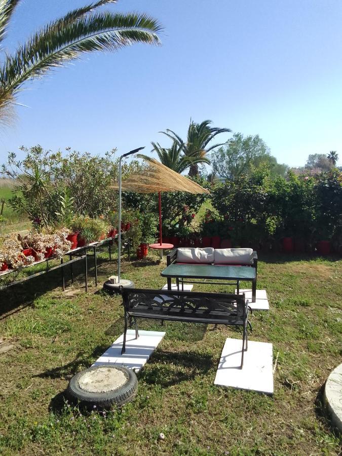 Studios Στουσ Πυργουσ Θερμησ Mytilíni Extérieur photo