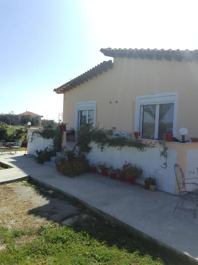 Studios Στουσ Πυργουσ Θερμησ Mytilíni Extérieur photo