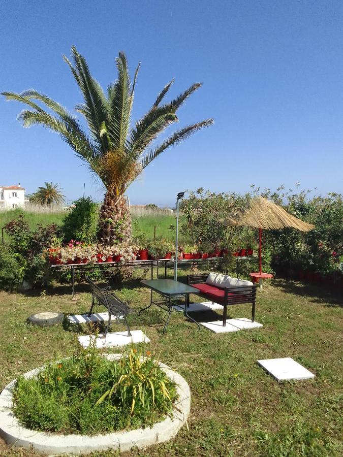 Studios Στουσ Πυργουσ Θερμησ Mytilíni Extérieur photo