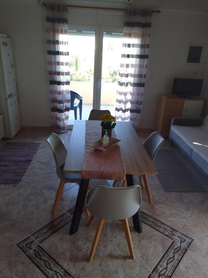 Studios Στουσ Πυργουσ Θερμησ Mytilíni Extérieur photo