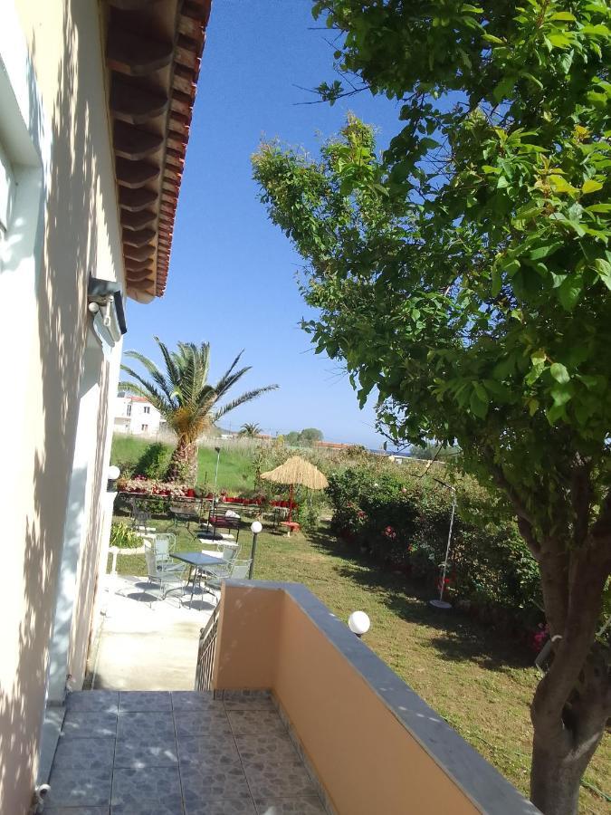 Studios Στουσ Πυργουσ Θερμησ Mytilíni Extérieur photo