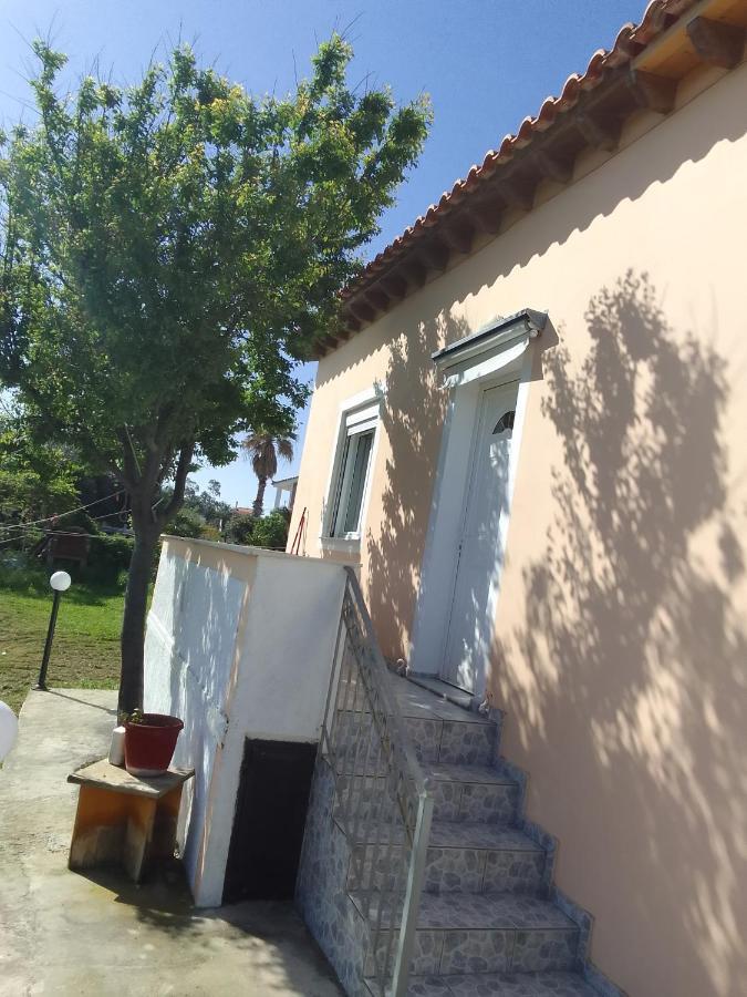 Studios Στουσ Πυργουσ Θερμησ Mytilíni Extérieur photo